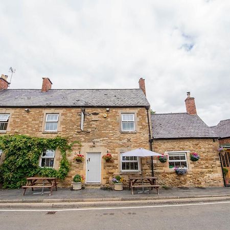 The George & Dragon Country Inn Seaton  Esterno foto